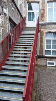 escalier exterieur droit 